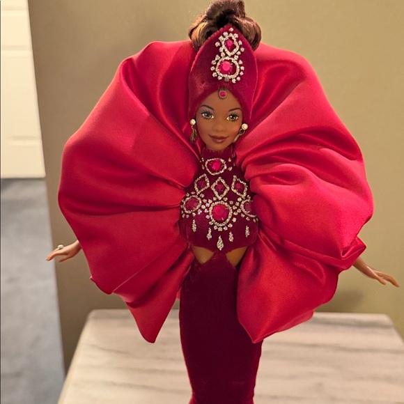 BOB MACKIE RUBY RADIANCE BARBIE - Picture 4 of 6